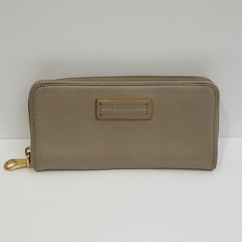 Marc by Marc Jacobs wallet zip
